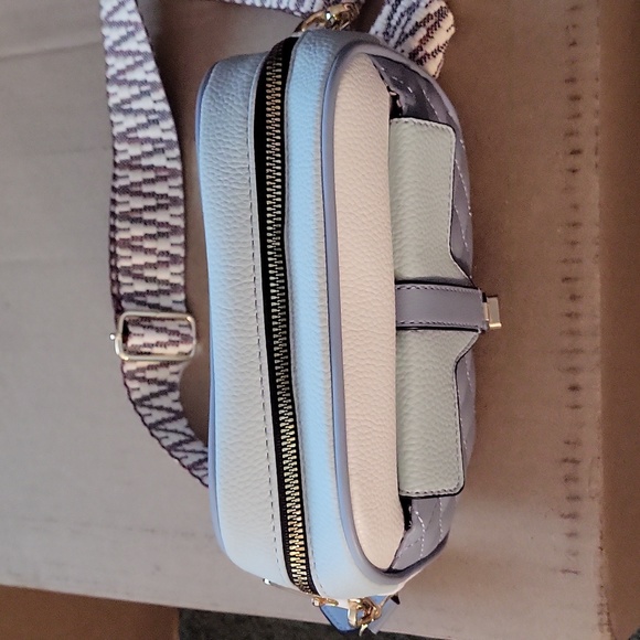 Blue & White quilted crossbody - Picture 4 of 7